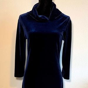 Long velvet-like dress